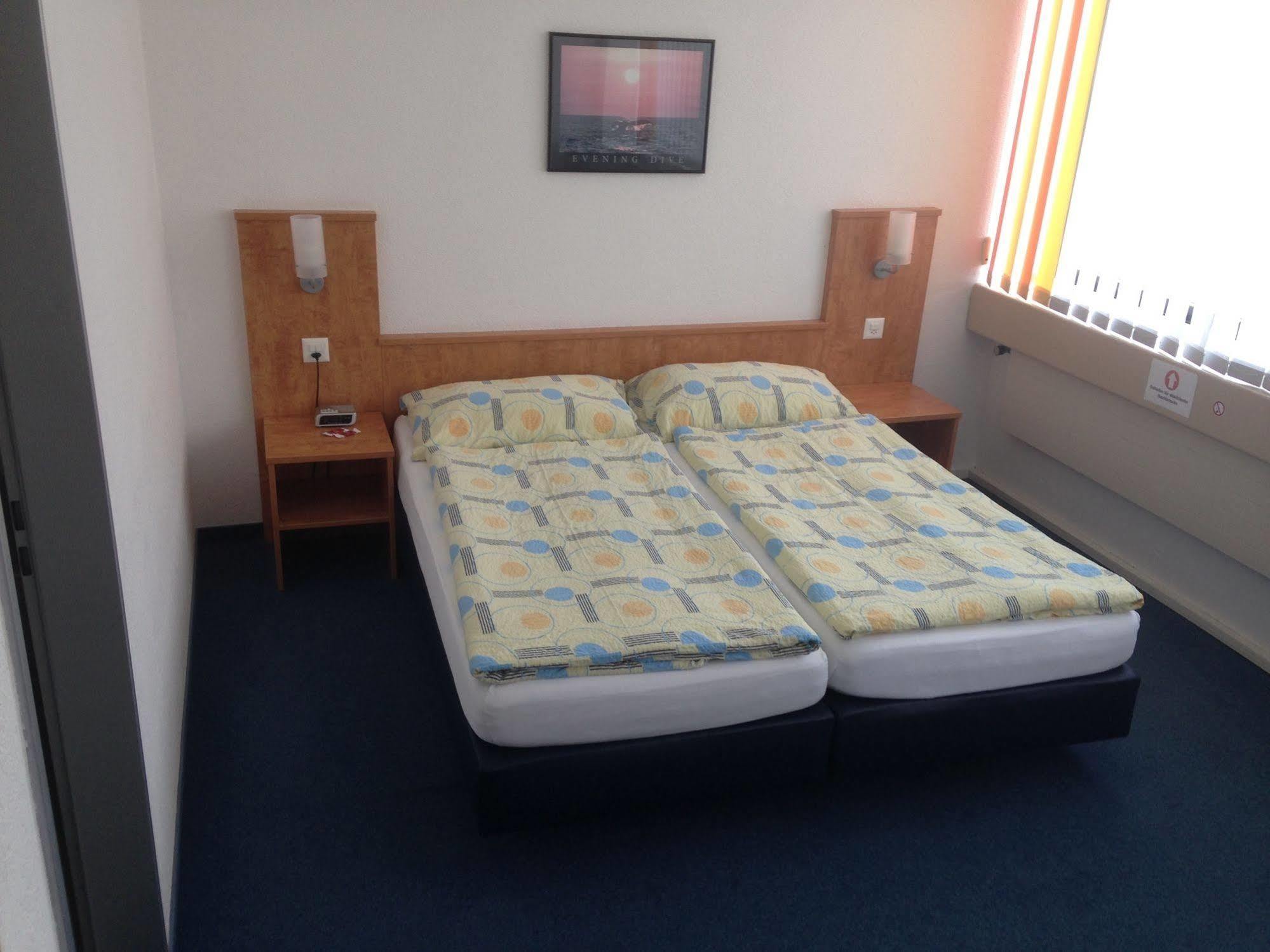 Budget Motel Self Check-In Делликон Экстерьер фото