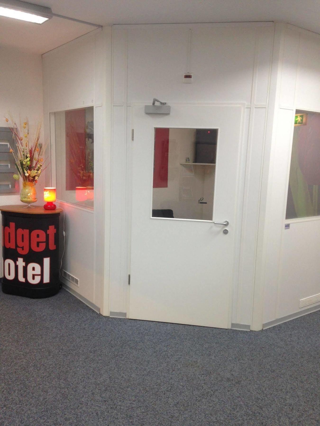 Budget Motel Self Check-In Делликон Экстерьер фото