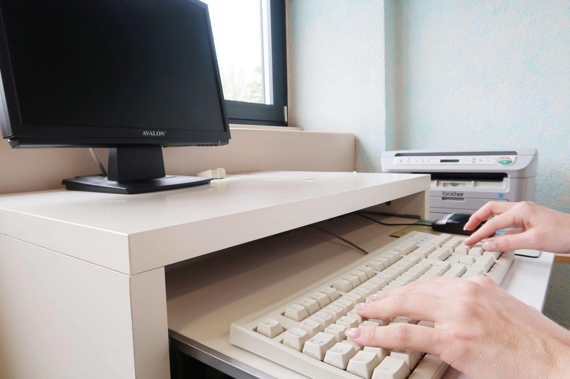 Budget Motel Self Check-In Делликон Экстерьер фото